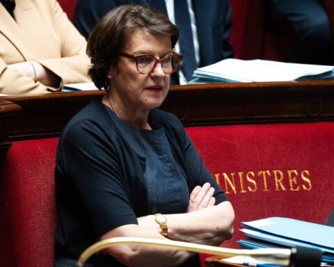 Lecornu demande des éclaircissements à la ministre de l’Agriculture sur un déjeuner avec une propagandiste russe