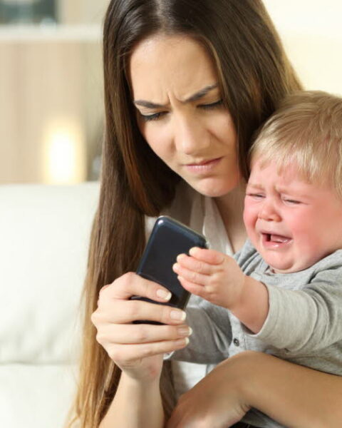 Les caprices des enfants de moins de 5 ans : une réaction à la frustration et non un comportement volontaire