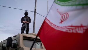 Les États-Unis espèrent un accord pour mettre fin à la guerre alors que l'Iran maintient la tension mondiale