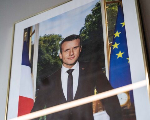 Les maires peuvent-ils vraiment retirer le portrait du président de la République ?