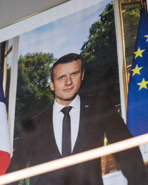 Les maires peuvent-ils vraiment retirer le portrait du président de la République ?