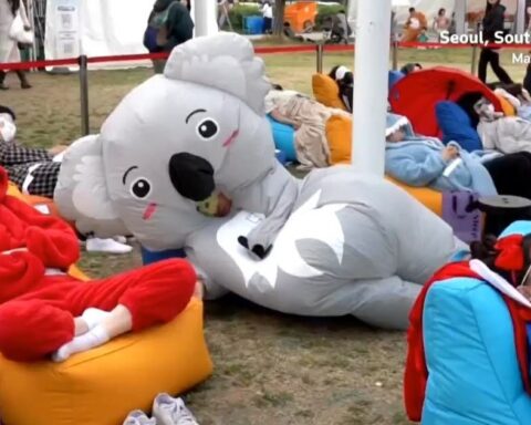 Les Sud-Coréens transforment la sieste en sport national face à un manque chronique de sommeil