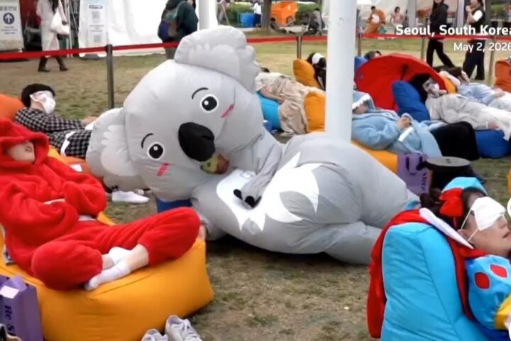 Les Sud-Coréens transforment la sieste en sport national face à un manque chronique de sommeil