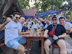 Les supporters du PSG arrivent à Budapest en provenance de New York, Mexico et Tunis pour la finale de la Ligue des champions.