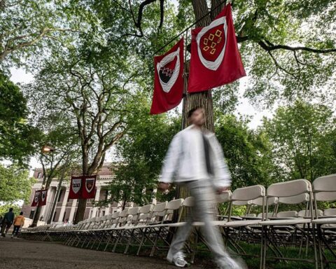 Les universités asiatiques et européennes enregistrent une hausse des étudiants internationaux alors que les États-Unis en accueillent moins