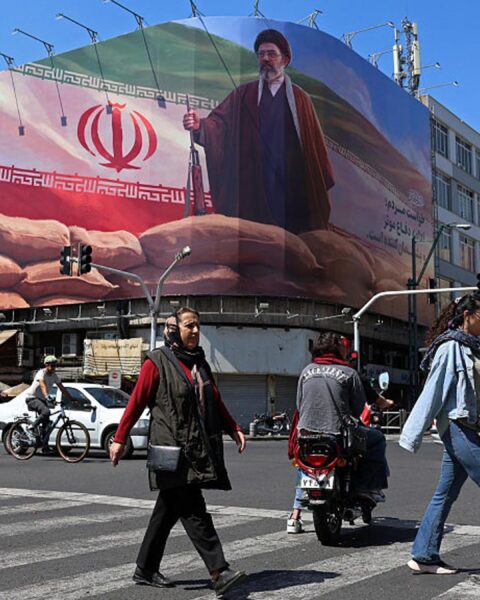 L'Iran promet de préserver ses capacités nucléaires et de missiles alors que les prix du pétrole atteignent un sommet de quatre ans