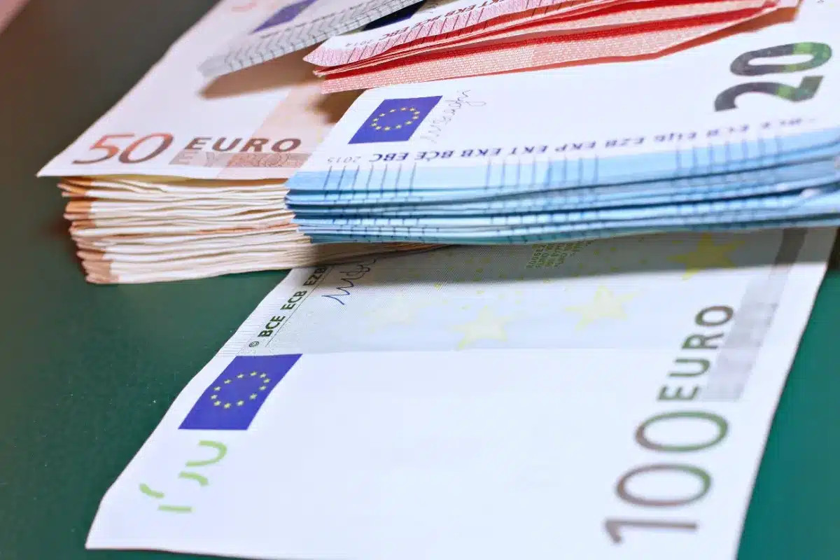 Livret A : les banques prohibent désormais les versements d'argent des grands-parents à leurs petits-enfants pour des raisons inattendues.