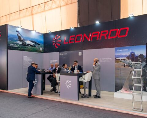 Lorenzo Mariani devient le nouveau directeur de Leonardo, marquant le retour d'un leader dans le secteur industriel.