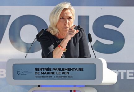 Marine Le Pen critique les aides gouvernementales sur les carburants jugées insuffisantes