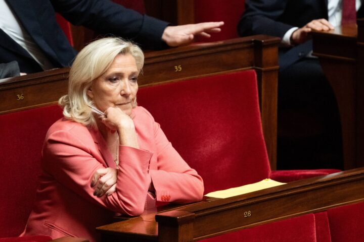Marine Le Pen défend Patrick Bruel face aux accusations de violences sexuelles et appelle à la présomption d'innocence