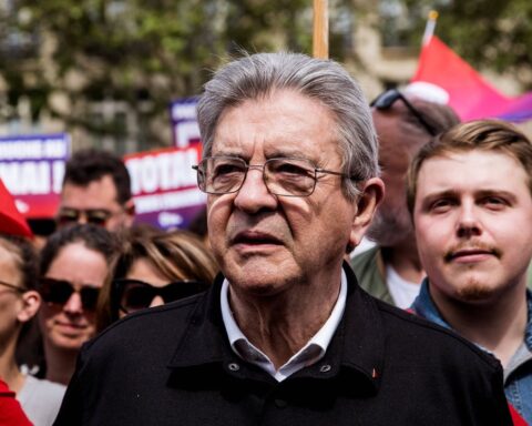 Mélenchon obtient le soutien de plus de 150.000 citoyens pour sa candidature à l'Élysée