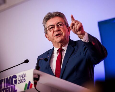 Mélenchon propose un « front du refus » contre la guerre en Iran dans un éventuel mandat présidentiel