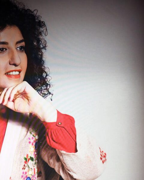 Narges Mohammadi dans un état critique en détention iranienne, selon sa famille