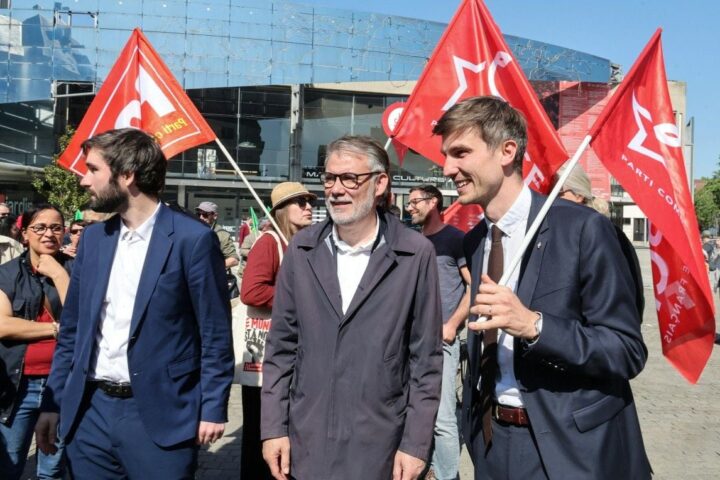 Olivier Faure, premier secrétaire du Parti socialiste, enfariné lors de la manifestation du 1er mai à Amiens