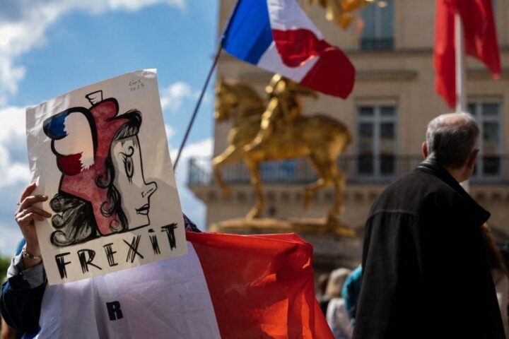 Paris : 39 interpellations lors de manifestations interdites d’ultradroite et antifascistes