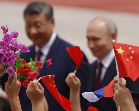 Poutine, après Trump, se rend sur la scène internationale à Pékin
