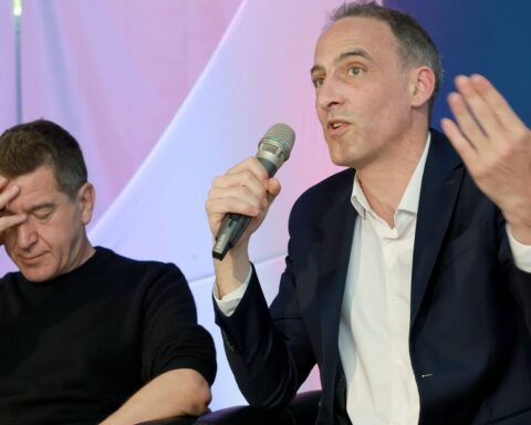 Raphaël Glucksmann annonce un livre sur le patriotisme avant la présidentielle de 2027