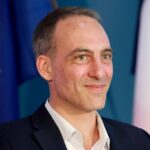 Raphaël Glucksmann propose une convention citoyenne sur l’immigration avant la présidentielle de 2027