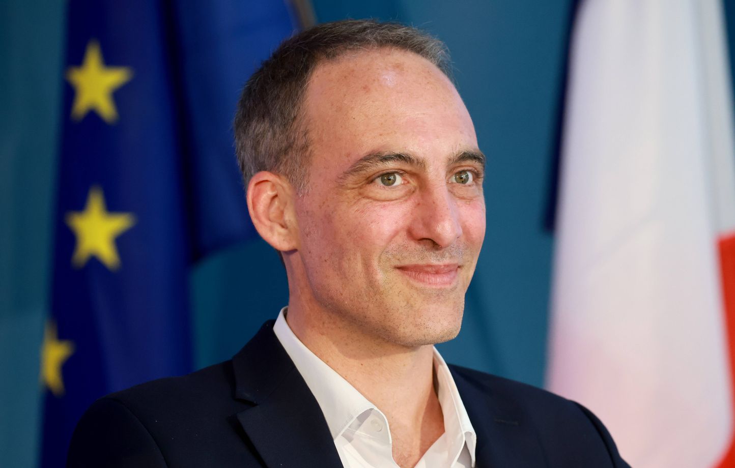 Raphaël Glucksmann propose une convention citoyenne sur l’immigration avant la présidentielle de 2027