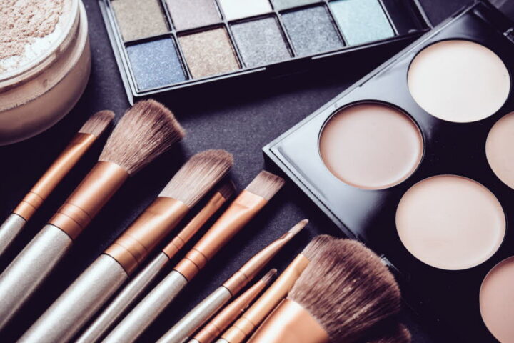 Réduire l'utilisation de cosmétiques permet de diminuer l'exposition aux perturbateurs endocriniens en cinq jours