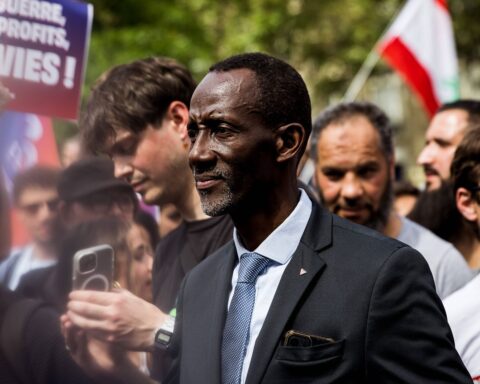 Saint-Denis : le maire Bally Bagayoko confirme que le portrait de Macron restera décroché