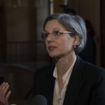 Sandrine Rousseau propose de renommer les steaks en "cadavres d'animaux" pour plus de transparence