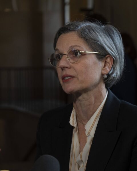 Sandrine Rousseau propose de renommer les steaks en "cadavres d'animaux" pour plus de transparence