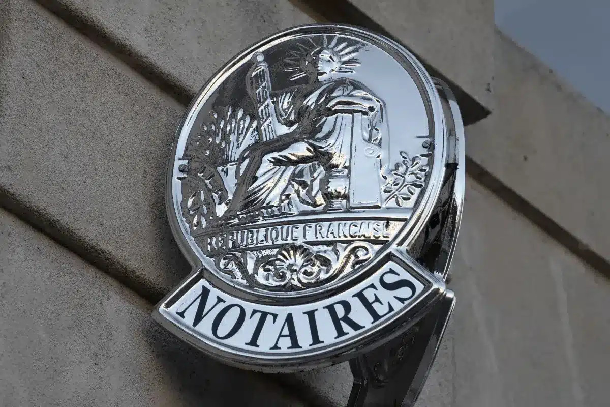 Succession : les notaires alertent sur l'imminence de la fin de la donation de 100 000 € sans impôts, encore méconnue par de nombreuses familles.