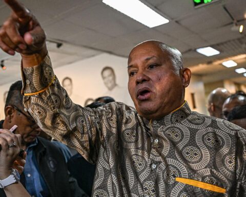 Tirs de balles et chaos au Sénat des Philippines : le sénateur au centre de la tempête