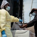Trump exprime des inquiétudes face à une épidémie d'Ebola après qu'un Américain ait été testé positif au virus