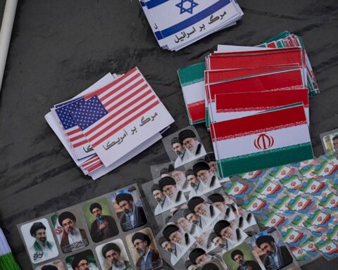 Trump insiste sur le maintien d'un cessez-le-feu avec l'Iran malgré les attaques en cours