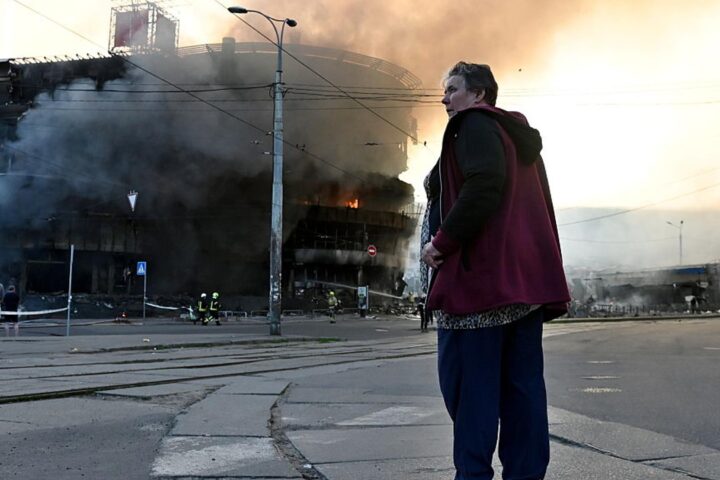 Zelensky appelle à des conséquences après l'une des frappes les plus intenses sur Kyiv depuis le début de la guerre