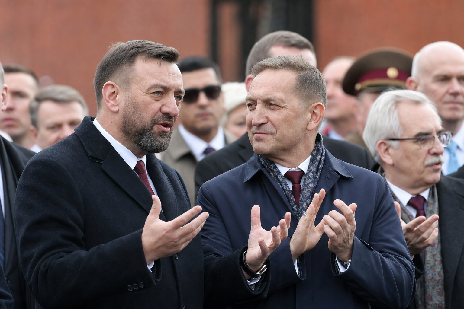 Des figures de l'extrême droite polonaise célèbrent la fête de la Russie et appellent à normaliser les relations
