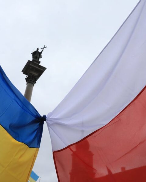 Pologne-Ukraine : Varsovie retire la plus haute distinction polonaise à Zelensky, Kyiv hausse le ton