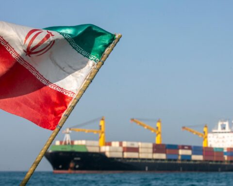 Accord préliminaire entre les États-Unis et l'Iran : engagement de Washington à lever les sanctions