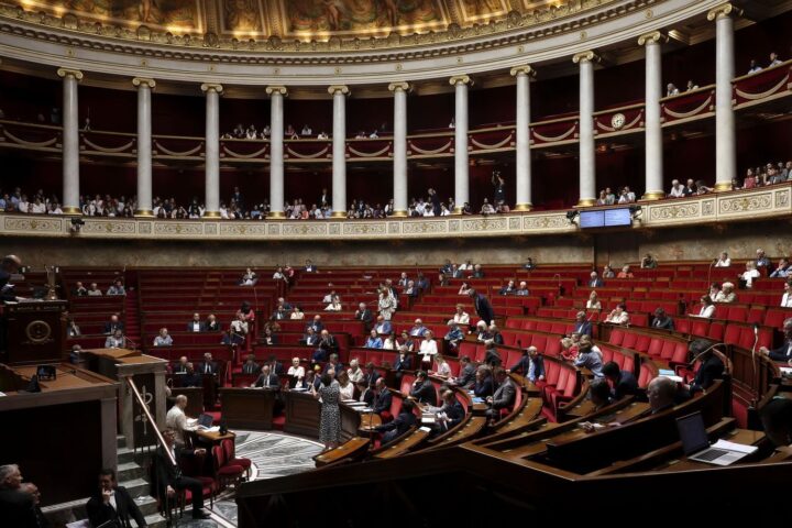 Aide à mourir : les députés adoptent les conditions d'accès au droit au suicide assisté