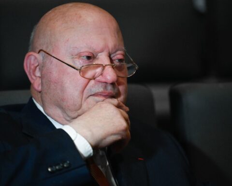 André Santini, figure incontournable de la politique française, est décédé à 85 ans