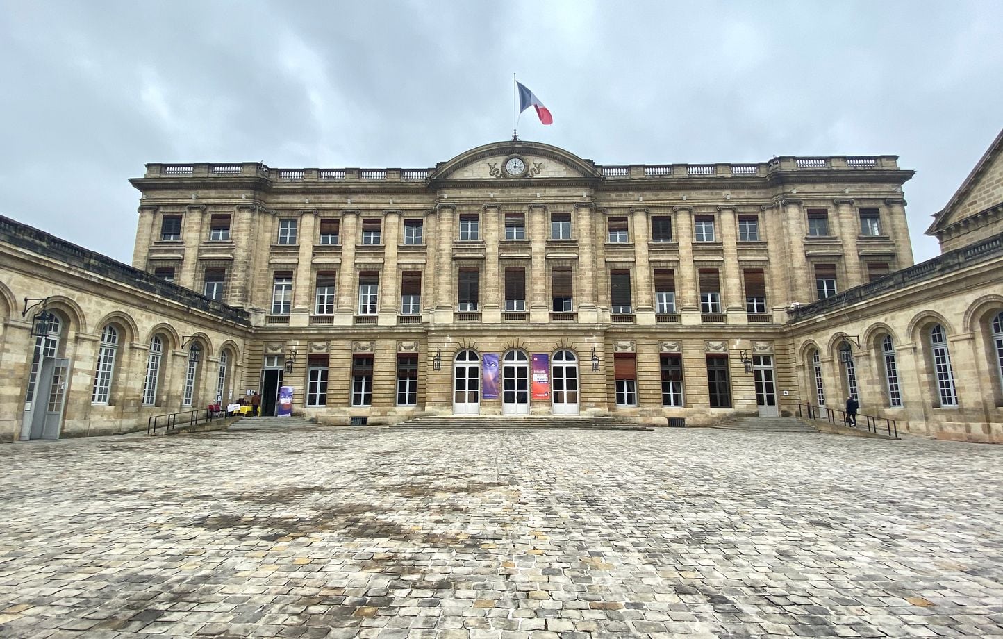 Bordeaux : le nouveau maire Thomas Cazenave alerte sur une dette municipale « intenable »