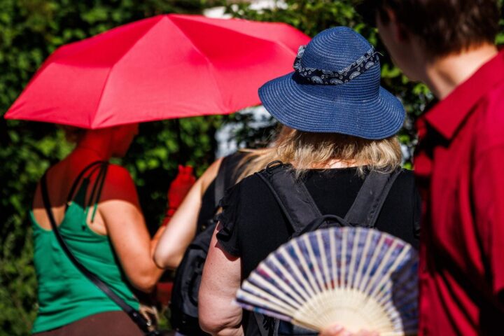 Canicule : 37 départements en vigilance rouge, fin du pic prévue dimanche soir