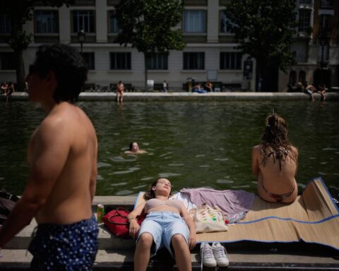 Canicule : 58 départements en vigilance rouge à partir de mercredi, une première historique