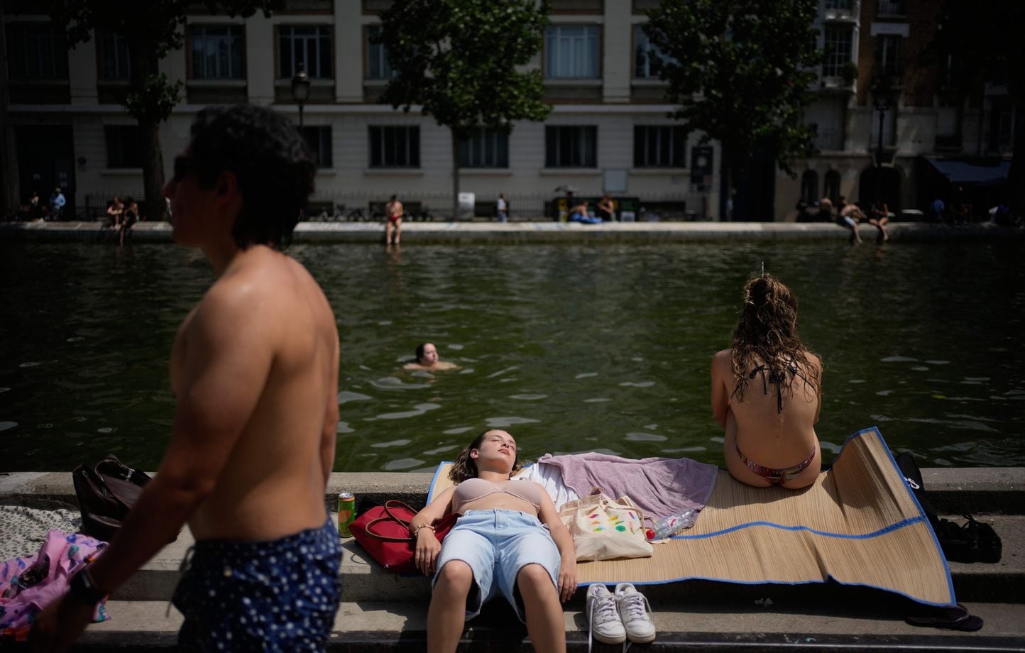 Canicule : 58 départements en vigilance rouge à partir de mercredi, une première historique