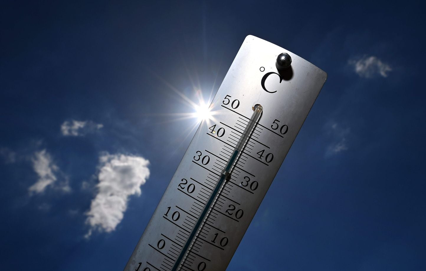 Canicule : 61 départements en vigilance rouge, jusqu'à 41°C attendus aujourd'hui
