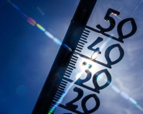 Canicule : 72 départements en vigilance rouge, un chiffre sans précédent en France