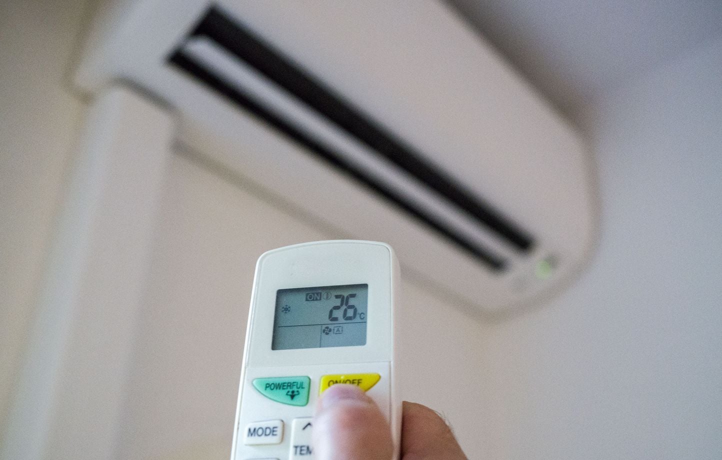 Canicule : la ministre dénonce l'idée d'une climatisation généralisée face aux enjeux écologiques