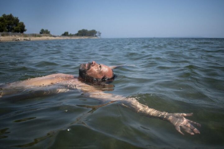 Canicule : la température de la Méditerranée atteint des niveaux alarmants, violant l'équilibre écologique