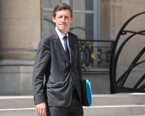 Canicule : les épreuves du bac et du brevet 2027 se tiendront uniquement le matin, annonce le ministre Geffray