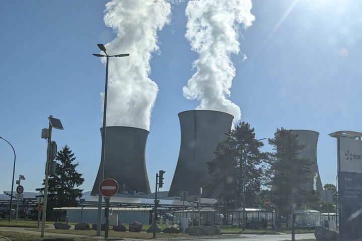 Canicule : trois réacteurs nucléaires en France arrêtés en raison de la hausse des températures