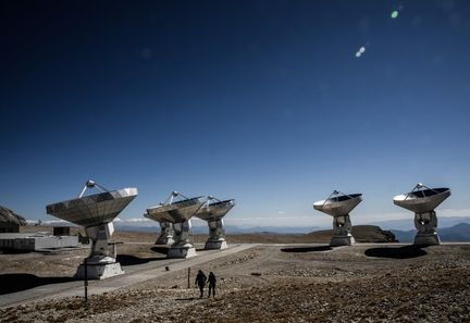Colloque historique à l'Assemblée nationale : une approche scientifique des ovnis organisée par deux députés