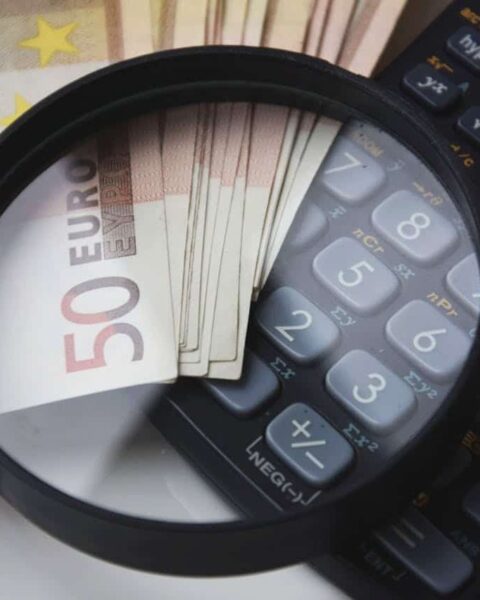 Comptes publics : Les économistes appellent à des efforts significatifs pour prévenir une explosion de la dette