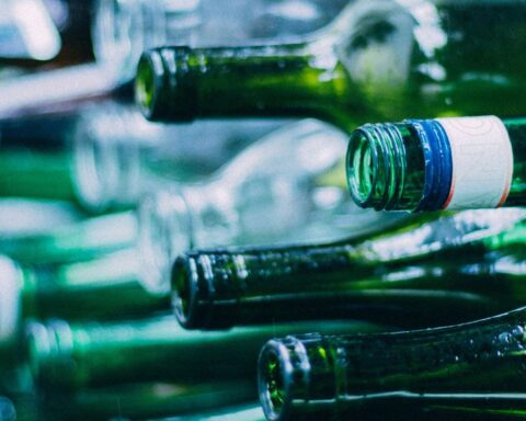 Consigne du verre : un an après, le bilan de l'expérimentation professionnelle reste décevant
